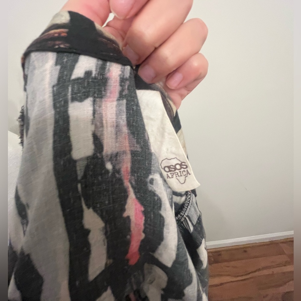 **ASOS** Abstract Patterned Long-Sleeve Button-Down Dress - Picture 6 of 7